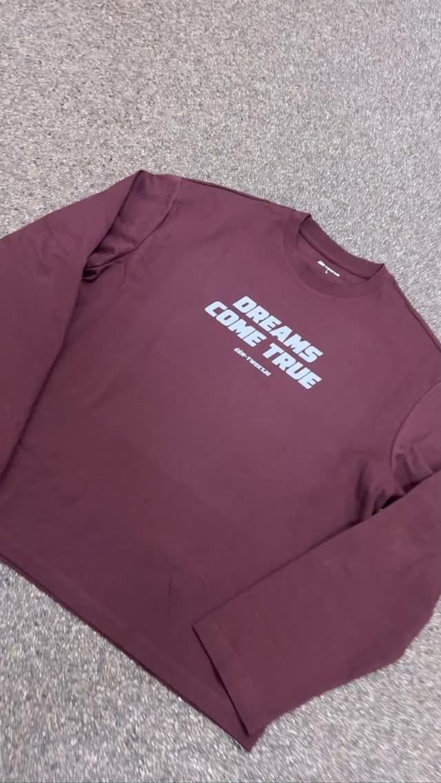 Burgundy 🤤 New longsleeve in store. Small quantity 🫣 #burgundy #longsleeve #dreamscancometrue